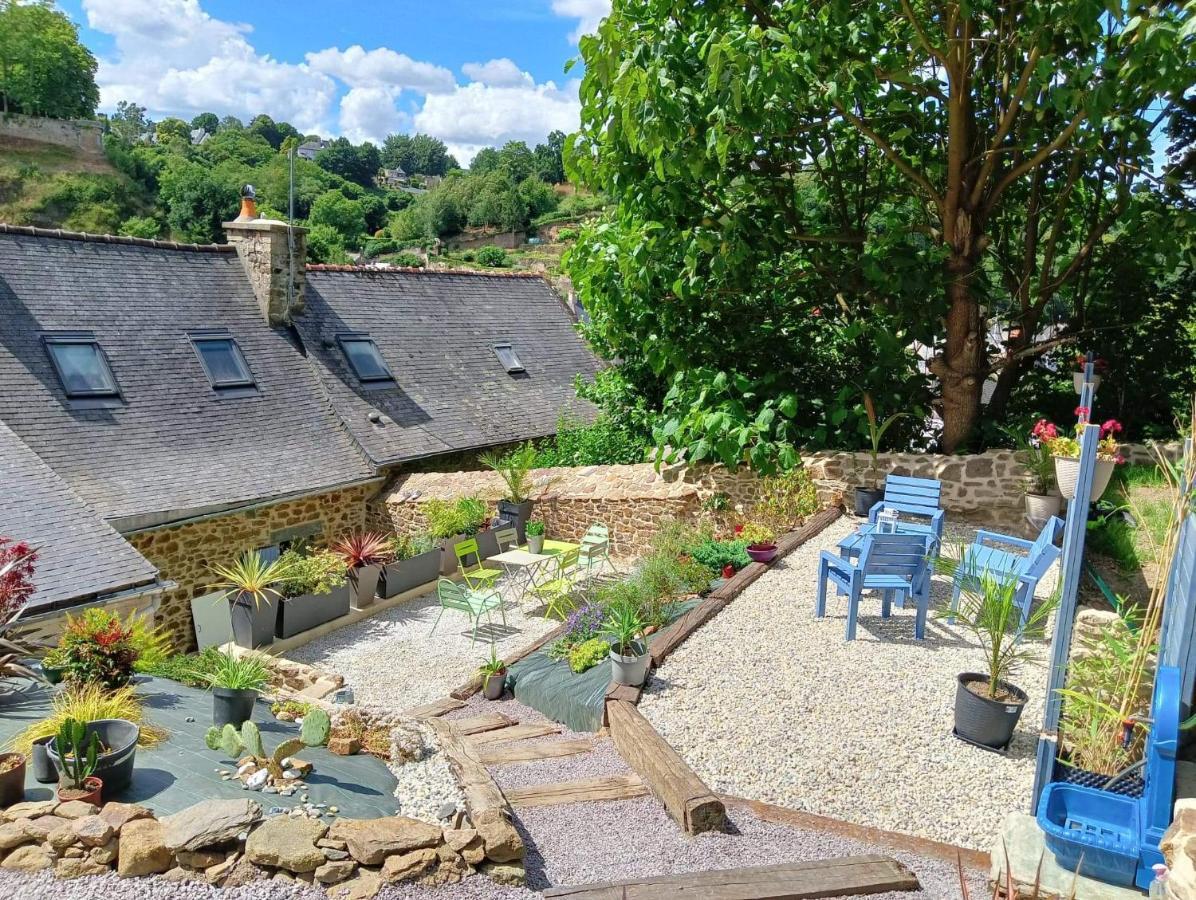 Chambre D'Hote Familiale De La Maison Bleue Lanvallay Esterno foto