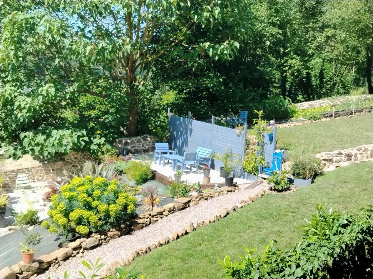 Chambre D'Hote Familiale De La Maison Bleue Lanvallay Esterno foto